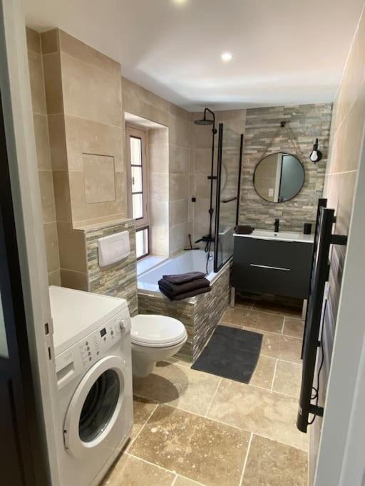 Le Petit Loft Des Halles Безие Екстериор снимка
