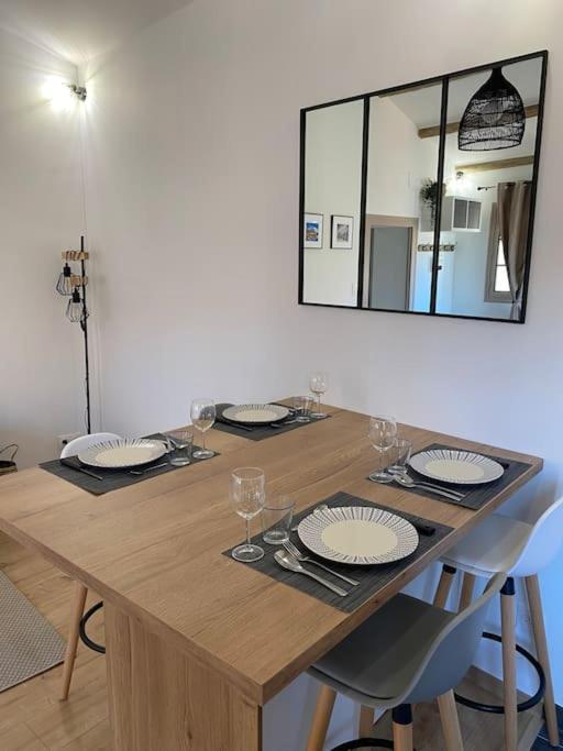 Le Petit Loft Des Halles Безие Екстериор снимка