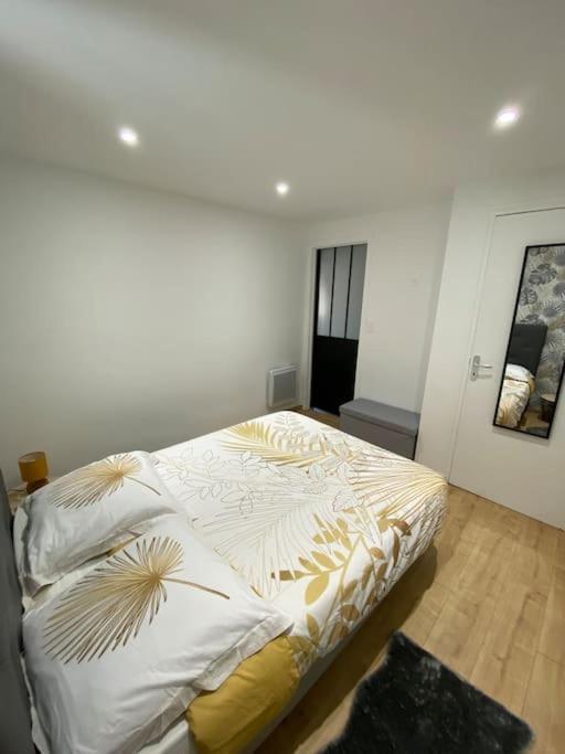 Le Petit Loft Des Halles Безие Екстериор снимка