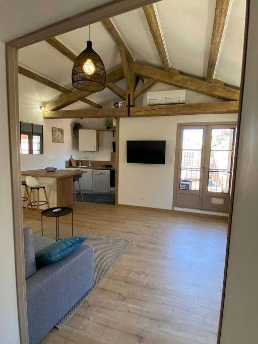 Le Petit Loft Des Halles Безие Екстериор снимка